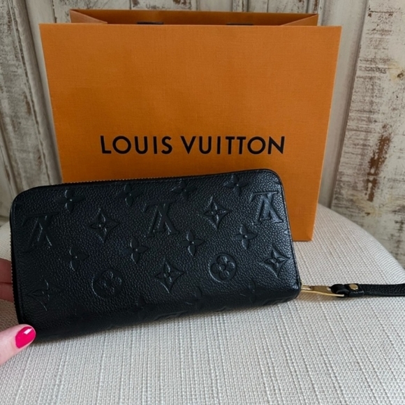 Louis Vuittin monogram Empreinte wallet - Picture 1 of 4